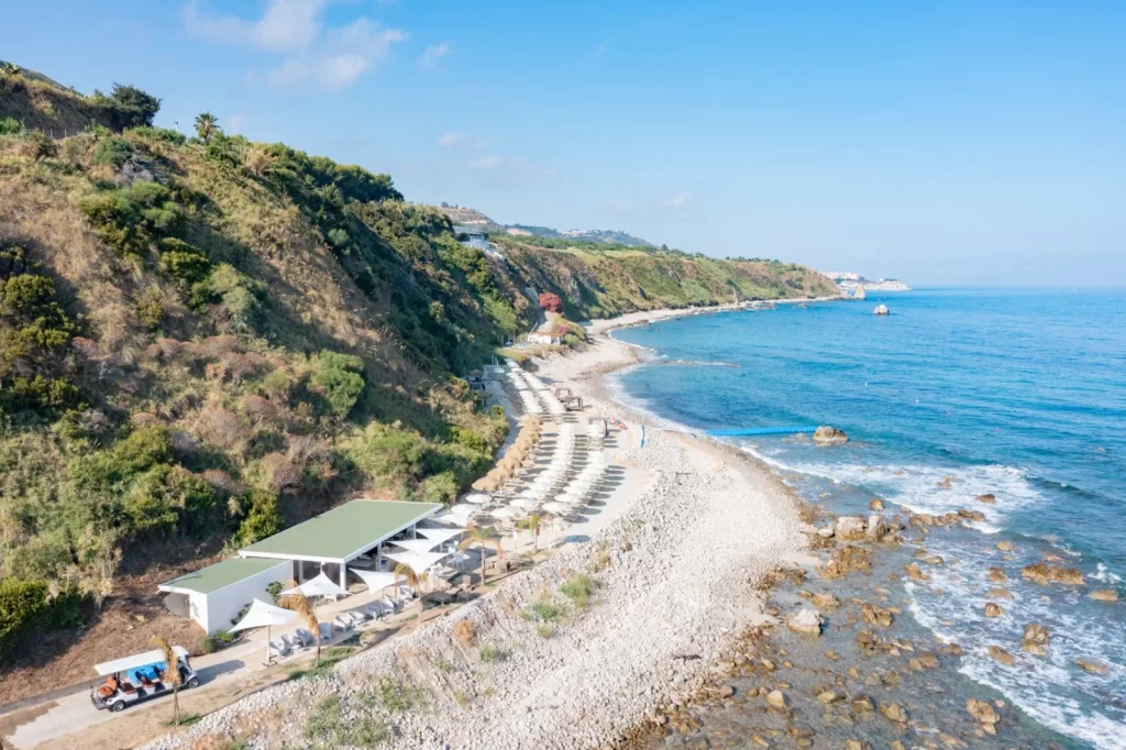 Viaggi in Calabria: Searesort costa degli dei resort tropea